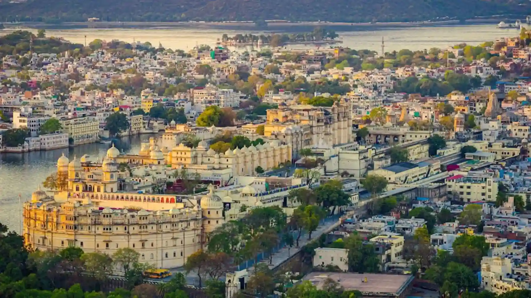 Taxi for Udaipur Day Trip Sightseeing